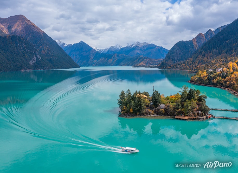 Basum-Tso lake