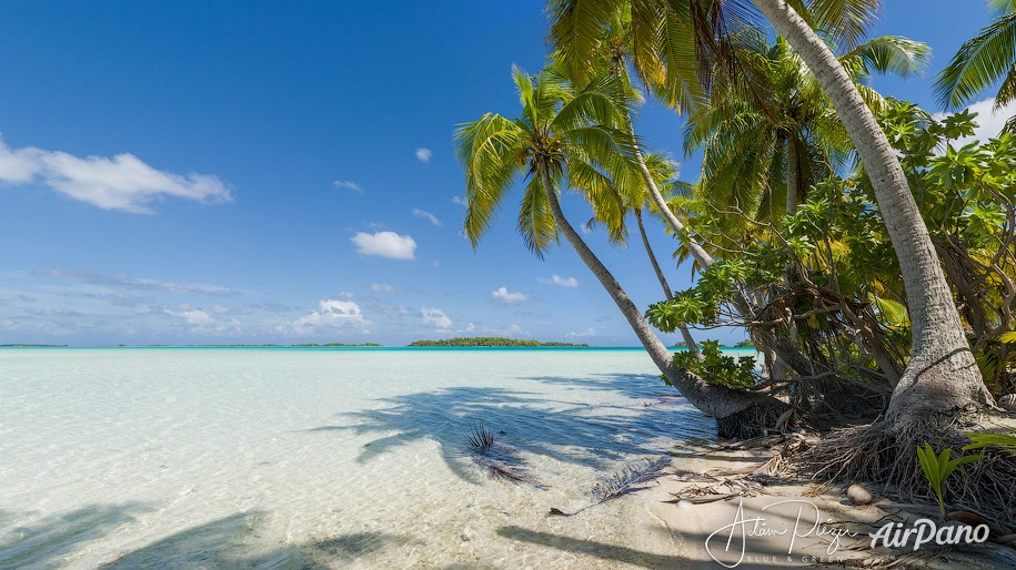 Blue Lagoon. Rangiroa, French Polynesia