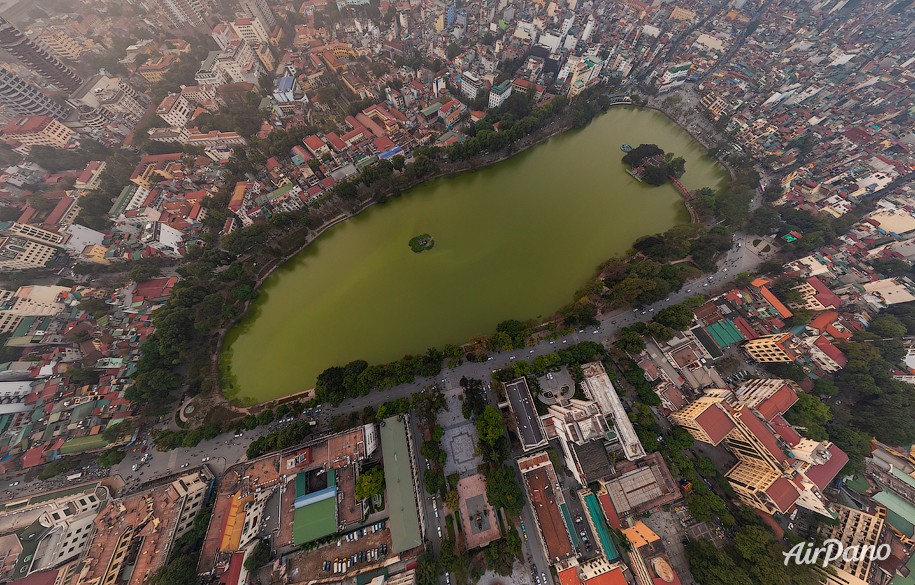 Hoàn Ki?m Lake (Lake of the Returned Sword)