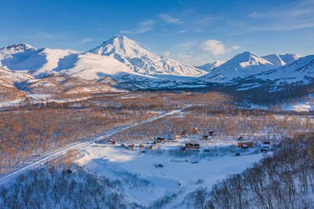 雪山谷 在俄羅斯堪察加半島自由滑雪