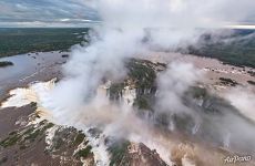 View on the falls from the Naipi Square observation point (Brazilian side)