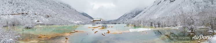 Gigapanorama of Huanglong, Sichuan, China (35926x7213 px)