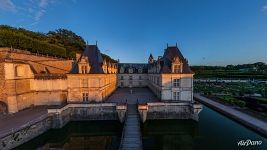 Chateau de Villandry at sunset