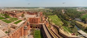 Above the entrance to the Lahore Gate