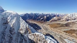 Near Nuptse mountain